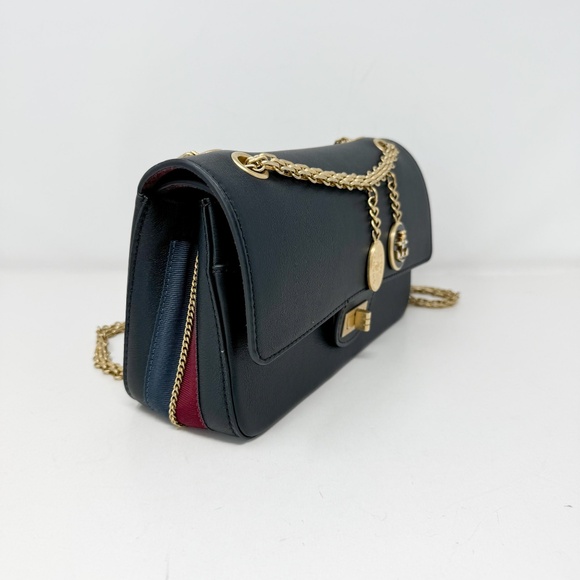 Chanel 2.55 Reissue Classic 225 Double Flap Bag - Picture 3 of 13